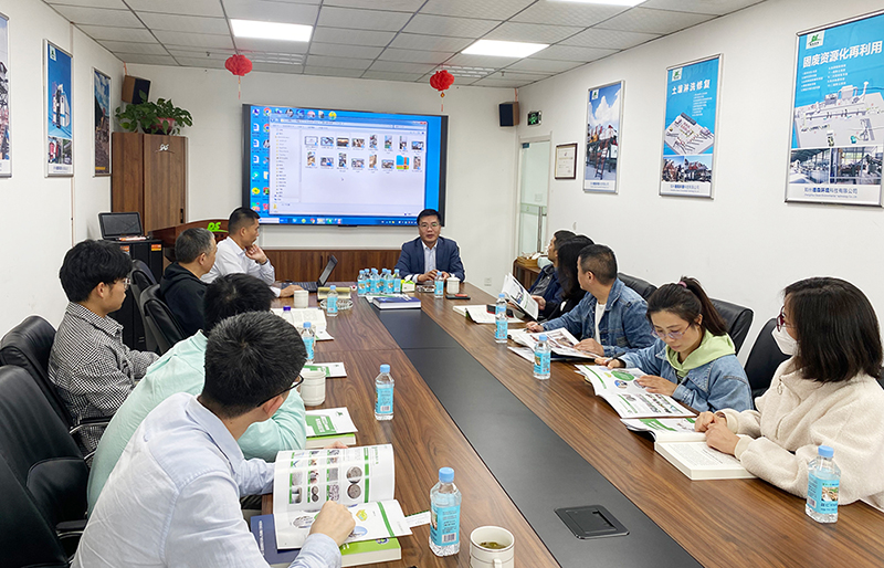 華中科技大學(xué)、中南大學(xué)一行蒞臨德森生產(chǎn)基地考察調(diào)研